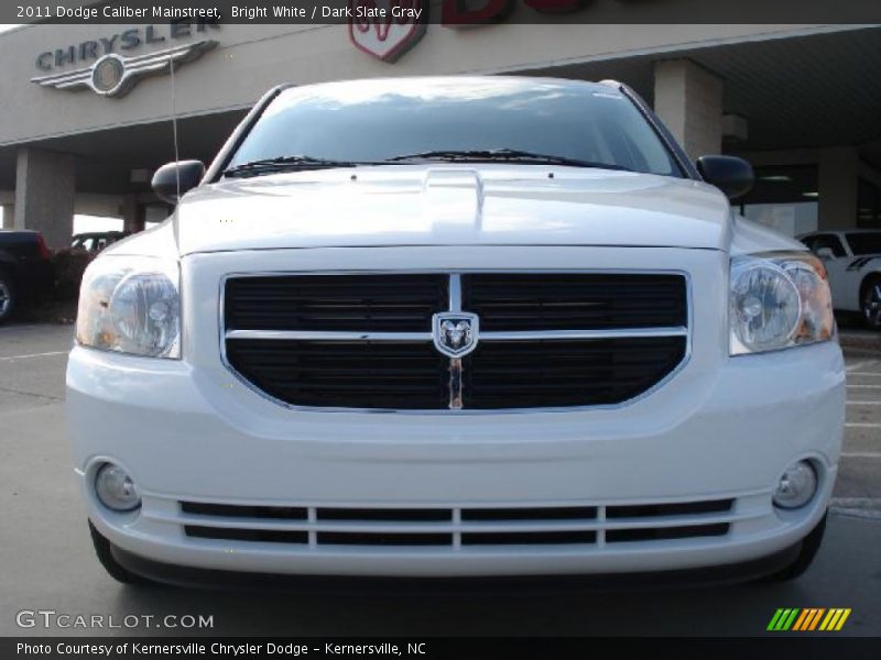 Bright White / Dark Slate Gray 2011 Dodge Caliber Mainstreet