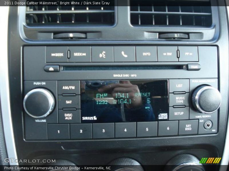 Controls of 2011 Caliber Mainstreet