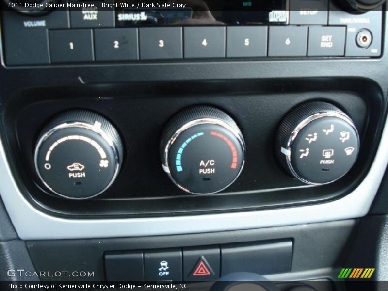 Controls of 2011 Caliber Mainstreet