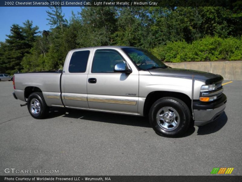 Light Pewter Metallic / Medium Gray 2002 Chevrolet Silverado 1500 LS Extended Cab