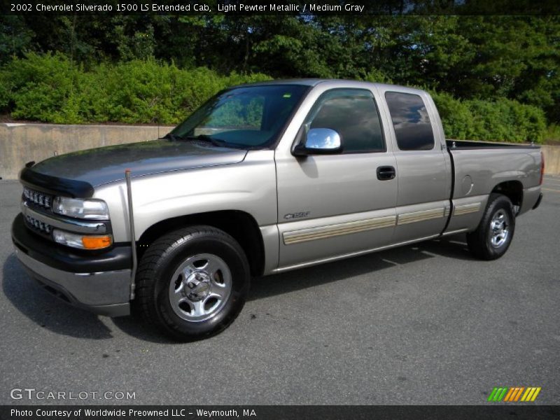 Light Pewter Metallic / Medium Gray 2002 Chevrolet Silverado 1500 LS Extended Cab