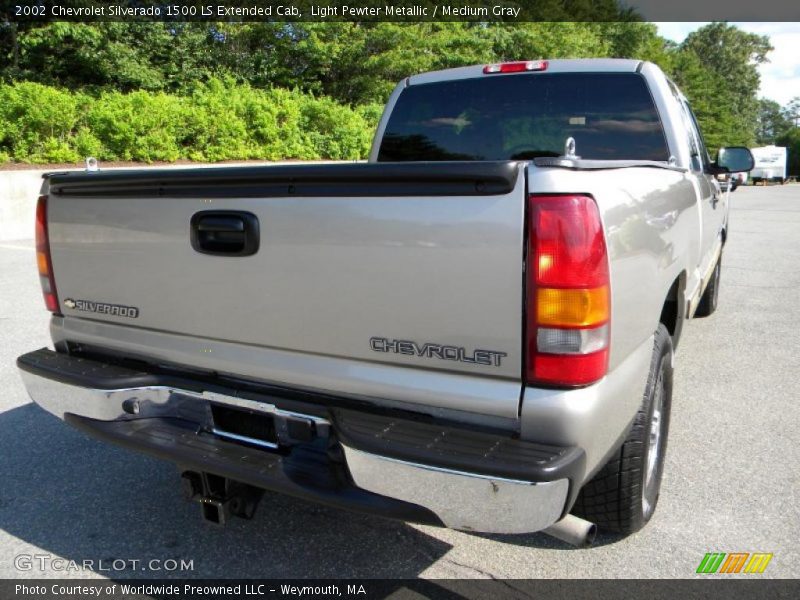 Light Pewter Metallic / Medium Gray 2002 Chevrolet Silverado 1500 LS Extended Cab