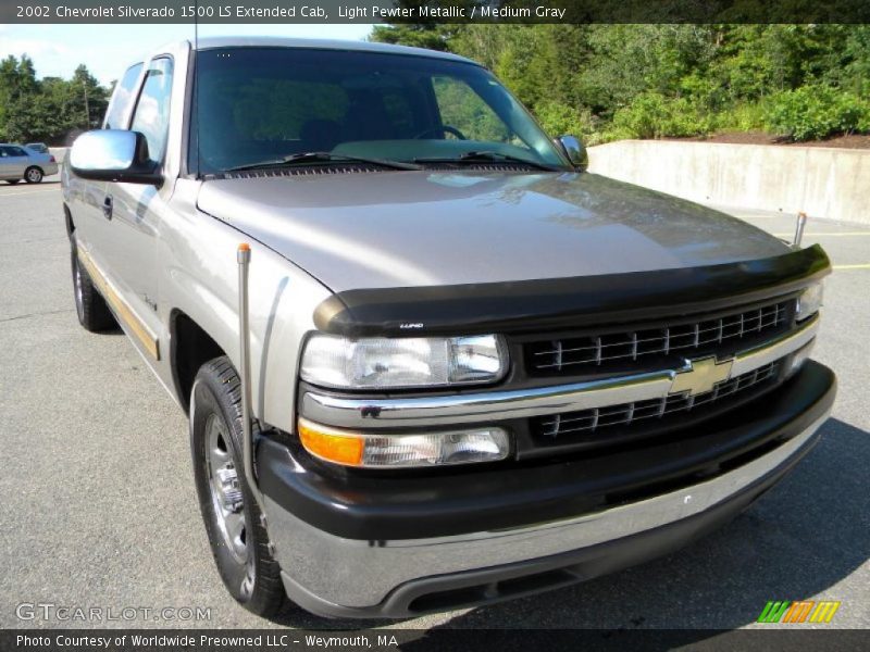 Light Pewter Metallic / Medium Gray 2002 Chevrolet Silverado 1500 LS Extended Cab