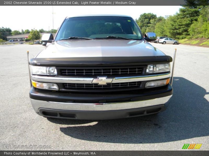 Light Pewter Metallic / Medium Gray 2002 Chevrolet Silverado 1500 LS Extended Cab