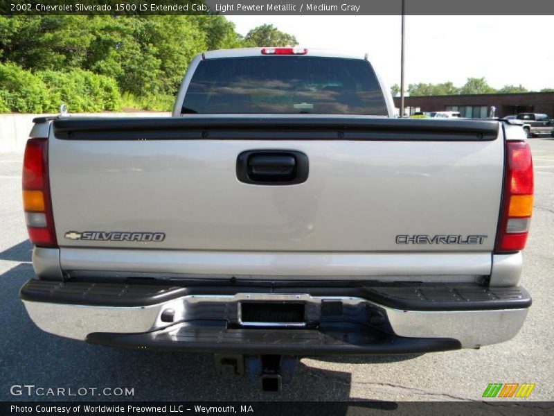 Light Pewter Metallic / Medium Gray 2002 Chevrolet Silverado 1500 LS Extended Cab