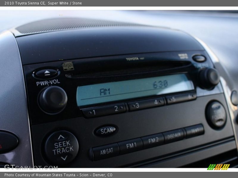 Super White / Stone 2010 Toyota Sienna CE