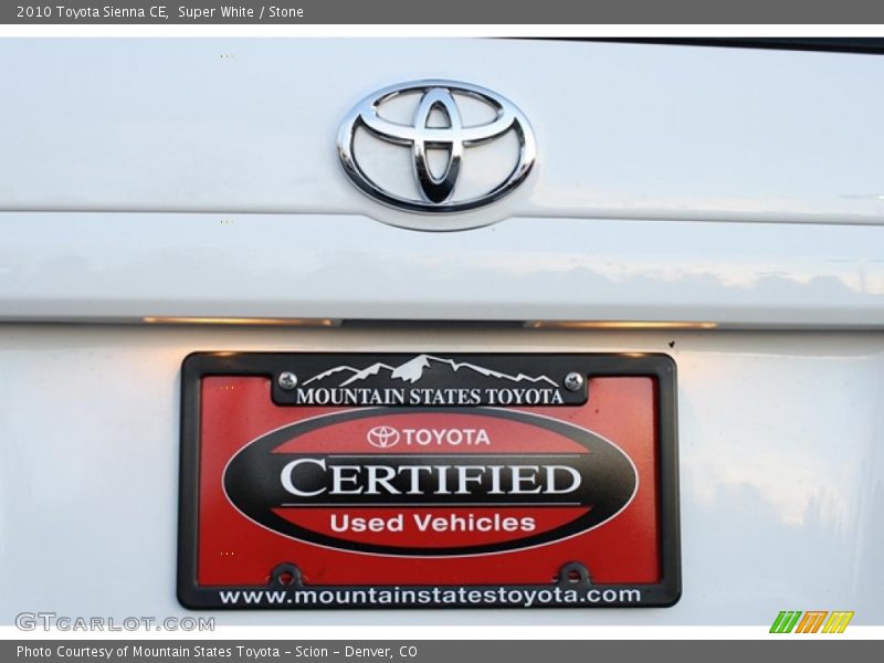 Super White / Stone 2010 Toyota Sienna CE