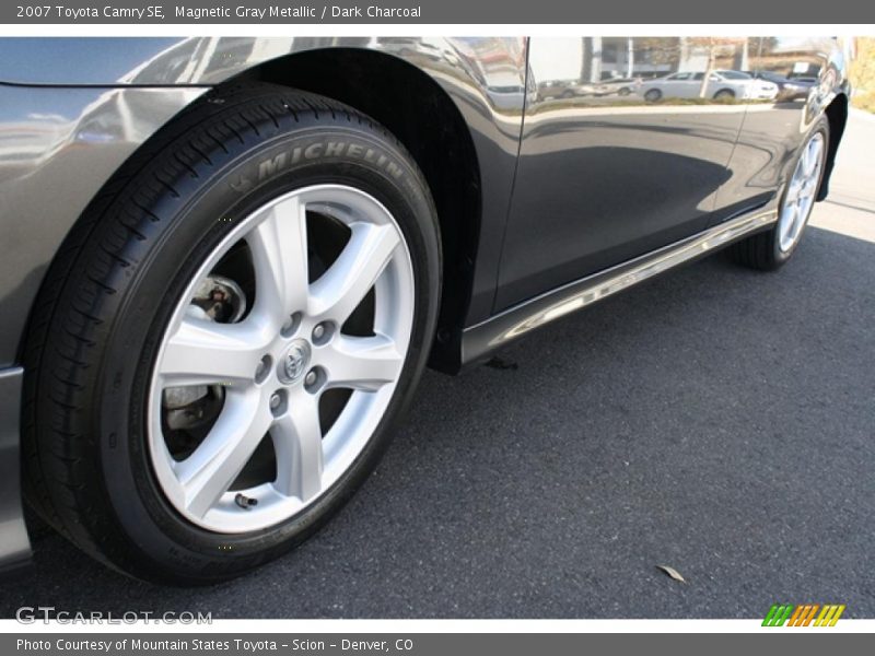 Magnetic Gray Metallic / Dark Charcoal 2007 Toyota Camry SE