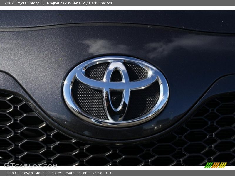 Magnetic Gray Metallic / Dark Charcoal 2007 Toyota Camry SE