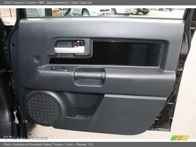 Door Panel of 2009 FJ Cruiser 4WD