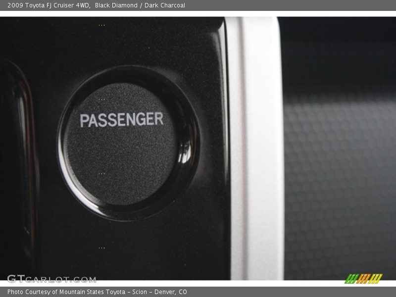 Black Diamond / Dark Charcoal 2009 Toyota FJ Cruiser 4WD