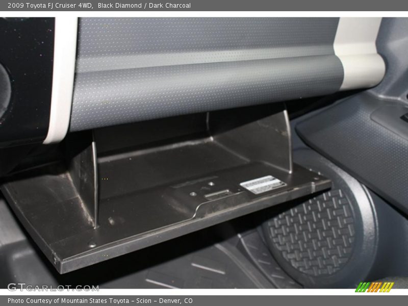 Black Diamond / Dark Charcoal 2009 Toyota FJ Cruiser 4WD