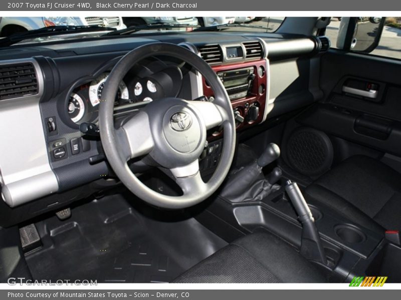 Dashboard of 2007 FJ Cruiser 4WD