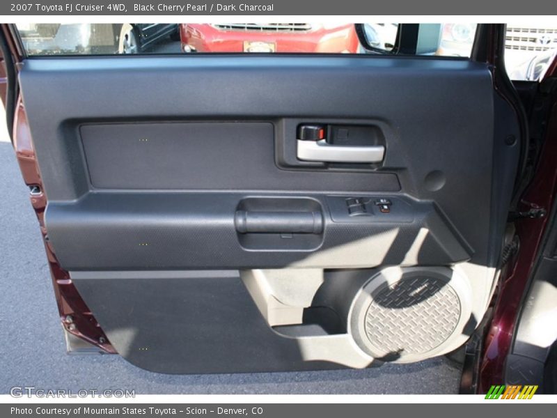 Door Panel of 2007 FJ Cruiser 4WD