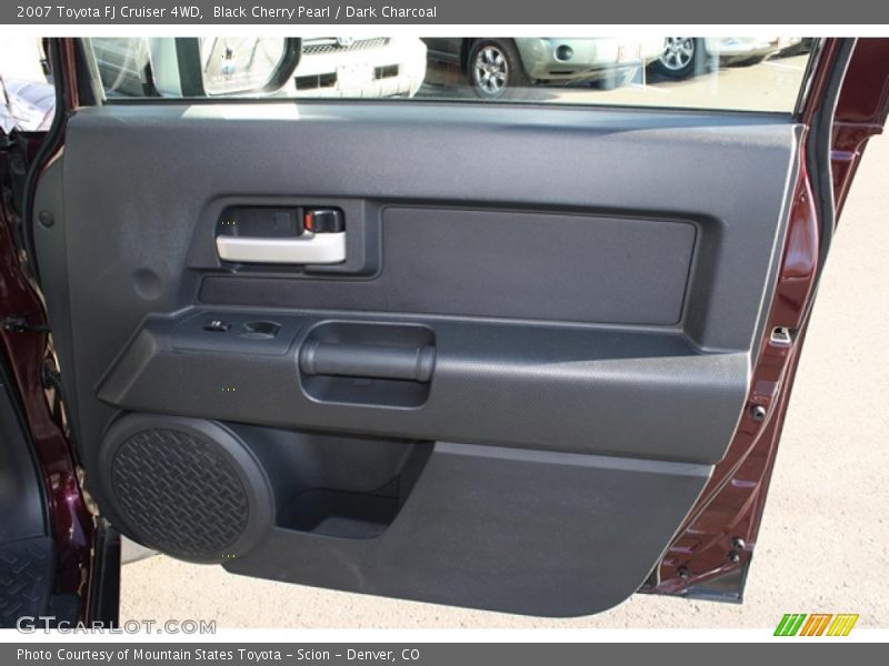 Door Panel of 2007 FJ Cruiser 4WD