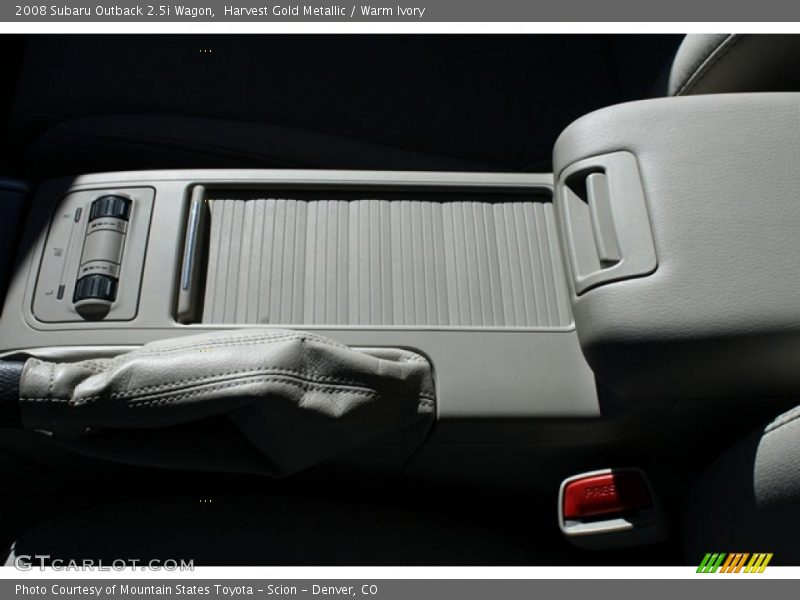 Harvest Gold Metallic / Warm Ivory 2008 Subaru Outback 2.5i Wagon