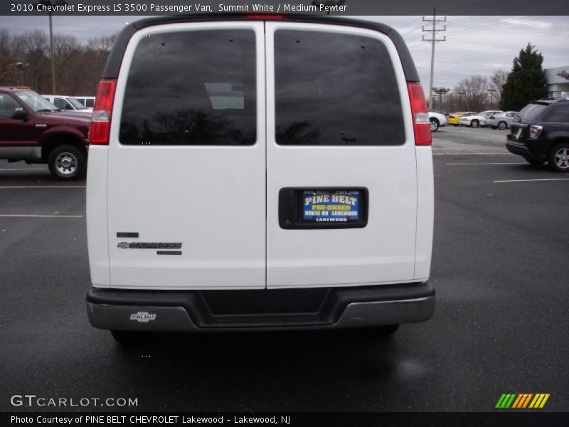 Summit White / Medium Pewter 2010 Chevrolet Express LS 3500 Passenger Van