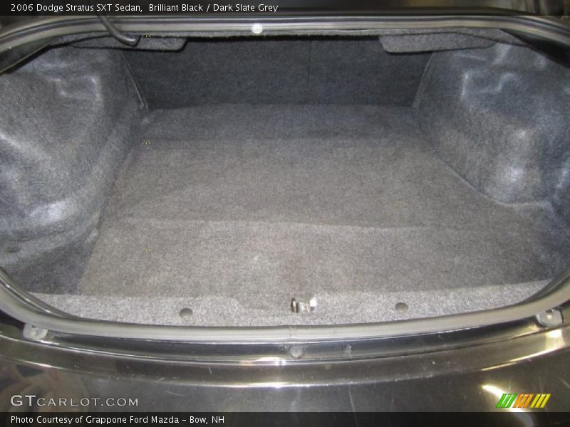  2006 Stratus SXT Sedan Trunk