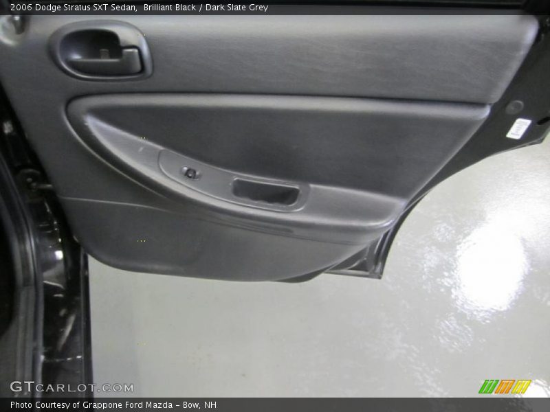Door Panel of 2006 Stratus SXT Sedan