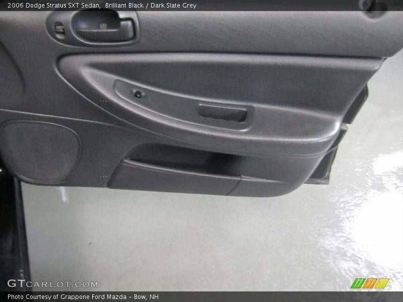 Brilliant Black / Dark Slate Grey 2006 Dodge Stratus SXT Sedan