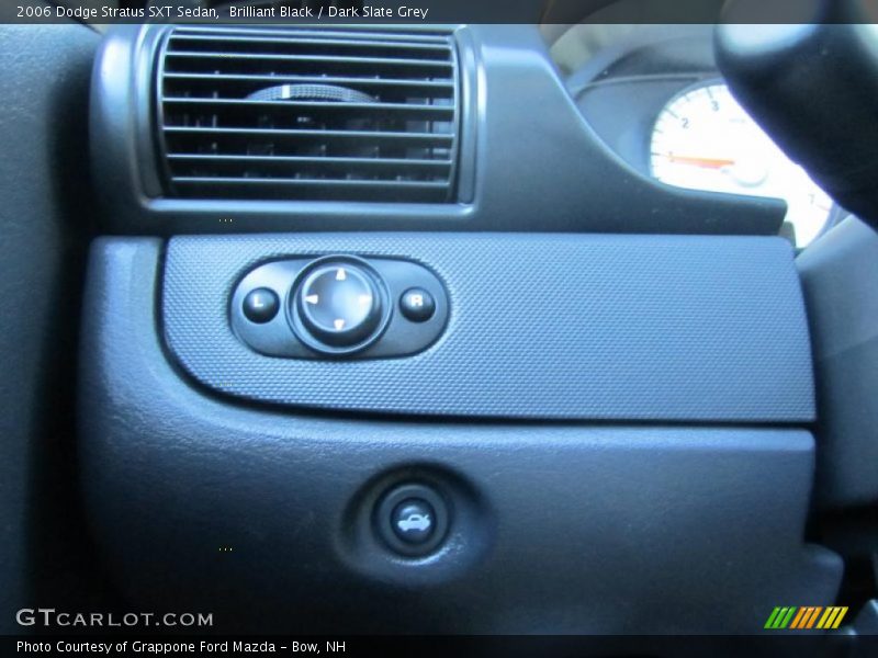 Brilliant Black / Dark Slate Grey 2006 Dodge Stratus SXT Sedan