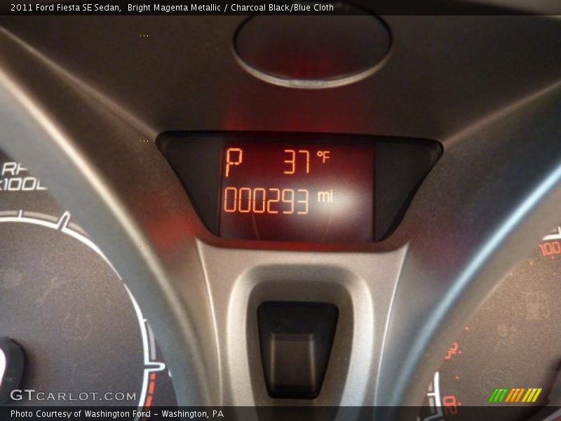 Bright Magenta Metallic / Charcoal Black/Blue Cloth 2011 Ford Fiesta SE Sedan