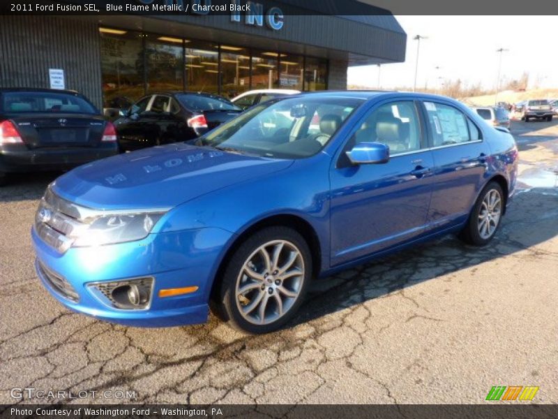 Front 3/4 View of 2011 Fusion SEL