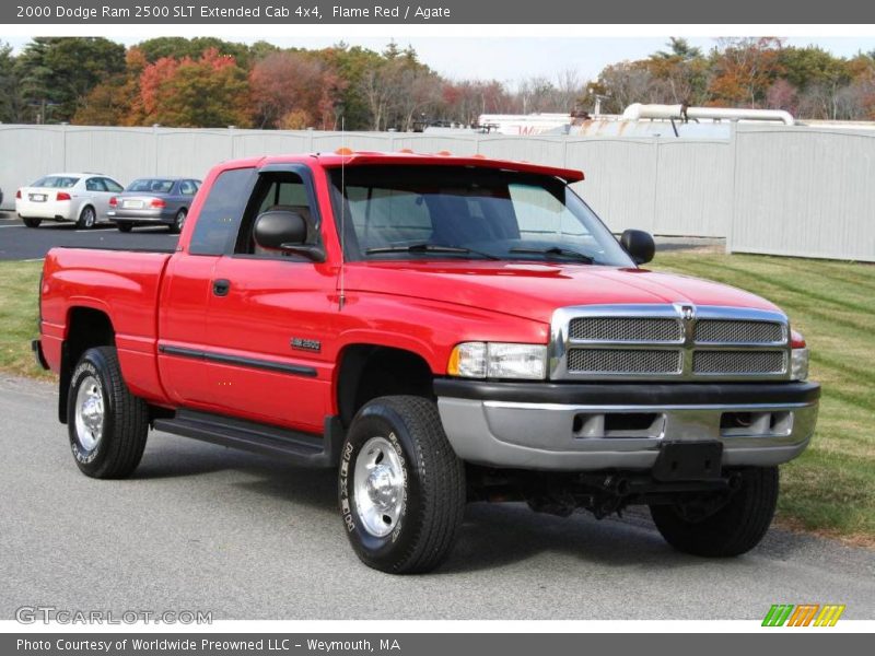 Front 3/4 View of 2000 Ram 2500 SLT Extended Cab 4x4