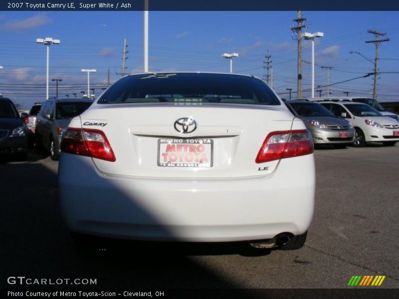 Super White / Ash 2007 Toyota Camry LE