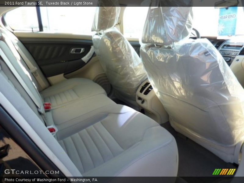 Tuxedo Black / Light Stone 2011 Ford Taurus SE