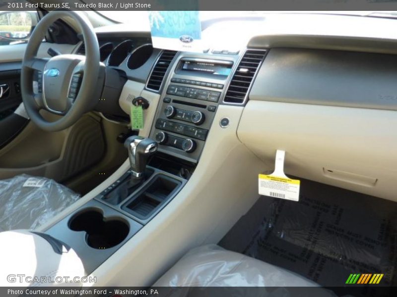 Dashboard of 2011 Taurus SE
