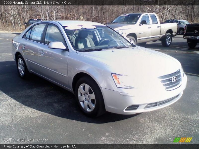 Bright Silver / Gray 2009 Hyundai Sonata GLS