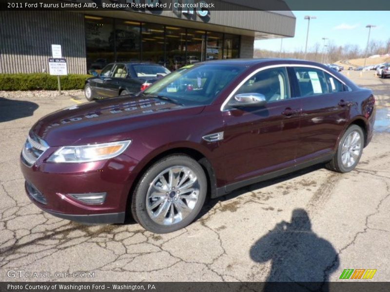 Front 3/4 View of 2011 Taurus Limited AWD