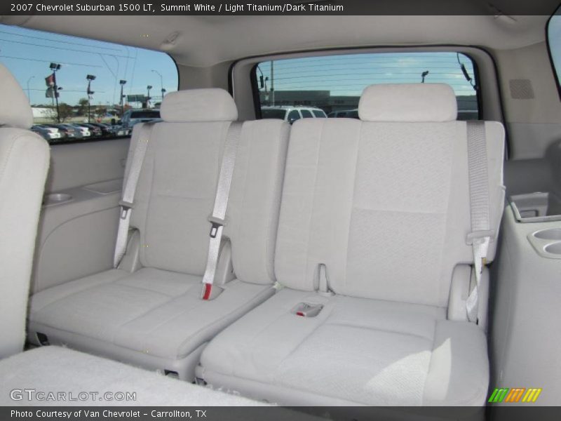 Summit White / Light Titanium/Dark Titanium 2007 Chevrolet Suburban 1500 LT