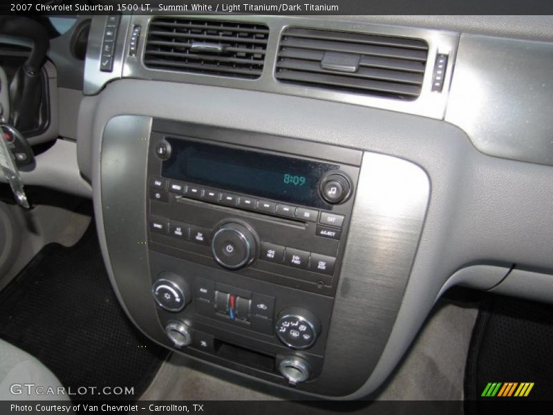 Summit White / Light Titanium/Dark Titanium 2007 Chevrolet Suburban 1500 LT