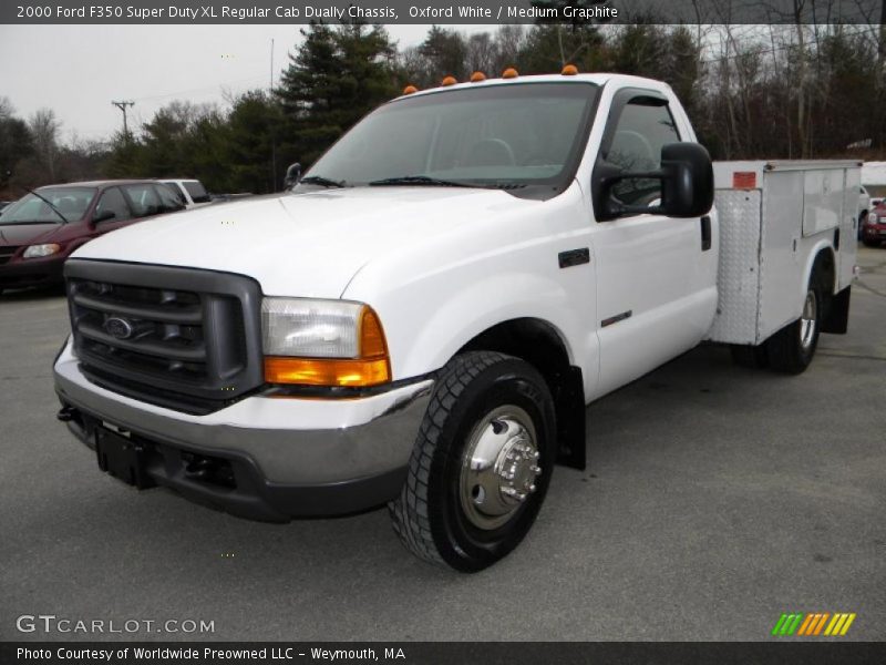 Oxford White / Medium Graphite 2000 Ford F350 Super Duty XL Regular Cab Dually Chassis