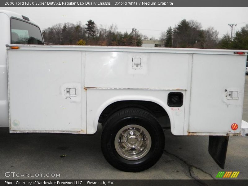 Oxford White / Medium Graphite 2000 Ford F350 Super Duty XL Regular Cab Dually Chassis