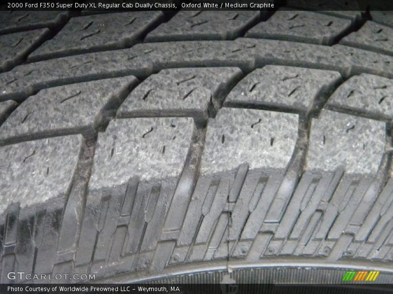 Oxford White / Medium Graphite 2000 Ford F350 Super Duty XL Regular Cab Dually Chassis