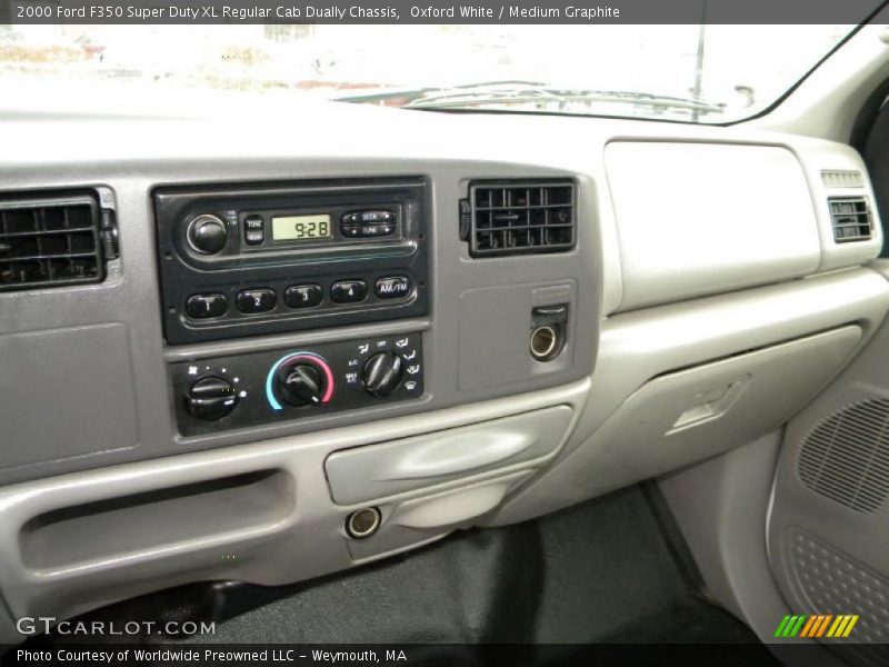 Oxford White / Medium Graphite 2000 Ford F350 Super Duty XL Regular Cab Dually Chassis