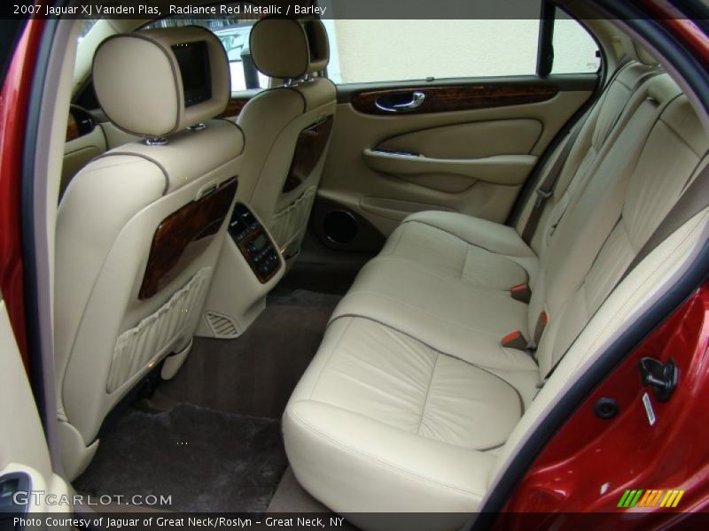  2007 XJ Vanden Plas Barley Interior