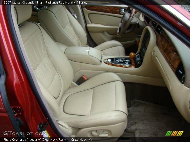  2007 XJ Vanden Plas Barley Interior