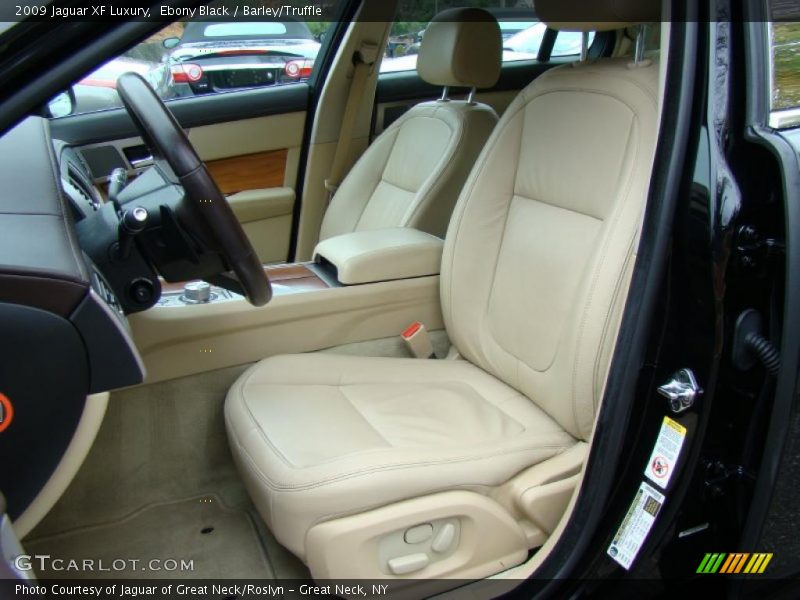  2009 XF Luxury Barley/Truffle Interior
