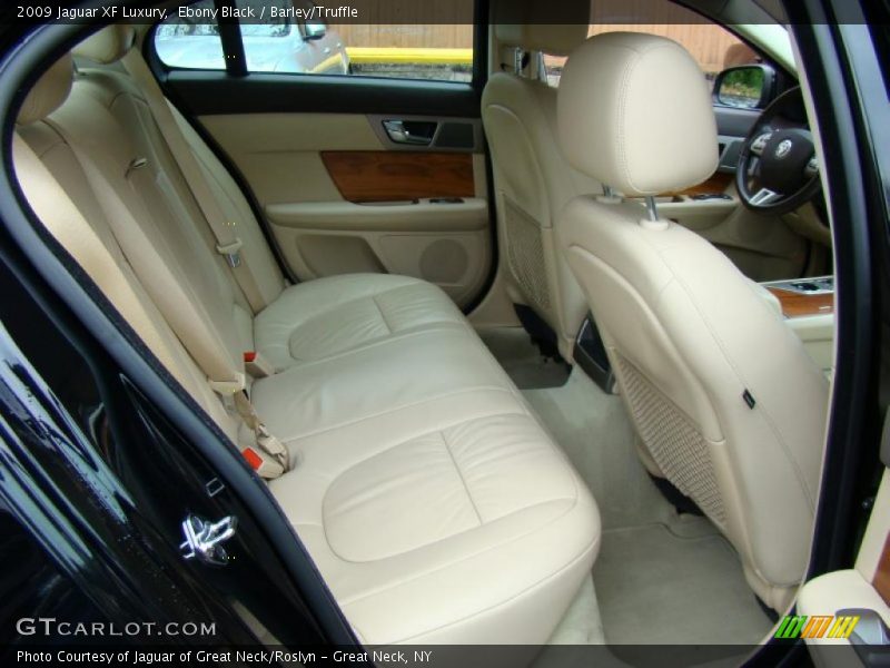 2009 XF Luxury Barley/Truffle Interior