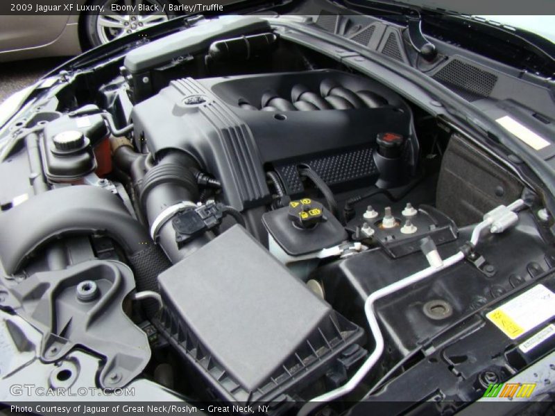  2009 XF Luxury Engine - 4.2 Liter DOHC 32-Valve VVT V8