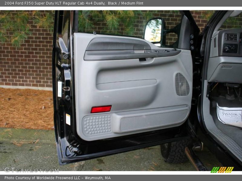 Door Panel of 2004 F350 Super Duty XLT Regular Cab 4x4 Dually