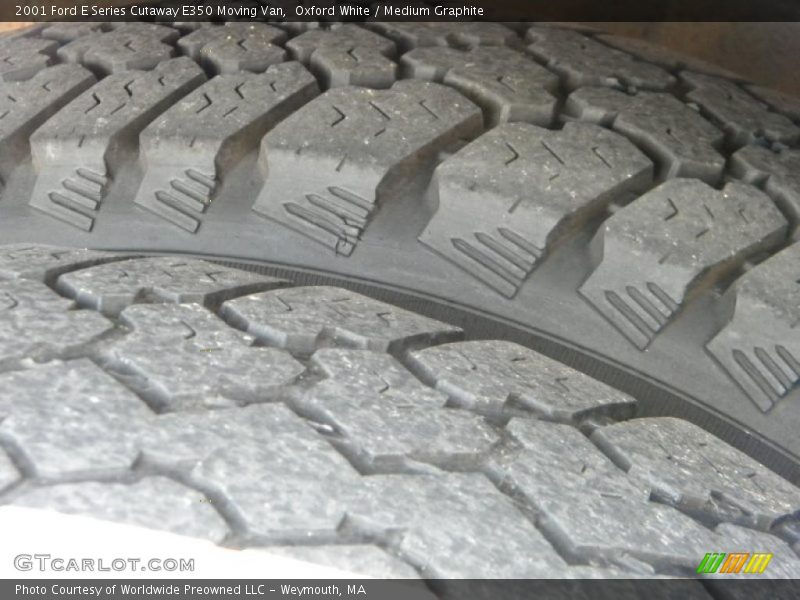 Oxford White / Medium Graphite 2001 Ford E Series Cutaway E350 Moving Van