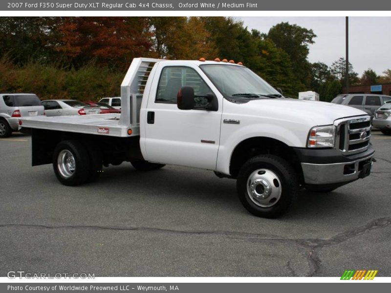 Oxford White / Medium Flint 2007 Ford F350 Super Duty XLT Regular Cab 4x4 Chassis