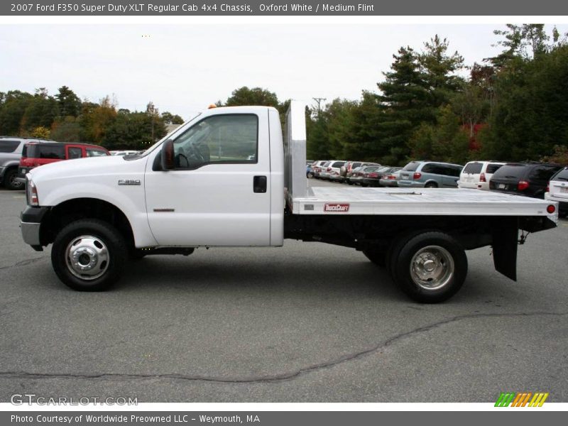 Oxford White / Medium Flint 2007 Ford F350 Super Duty XLT Regular Cab 4x4 Chassis