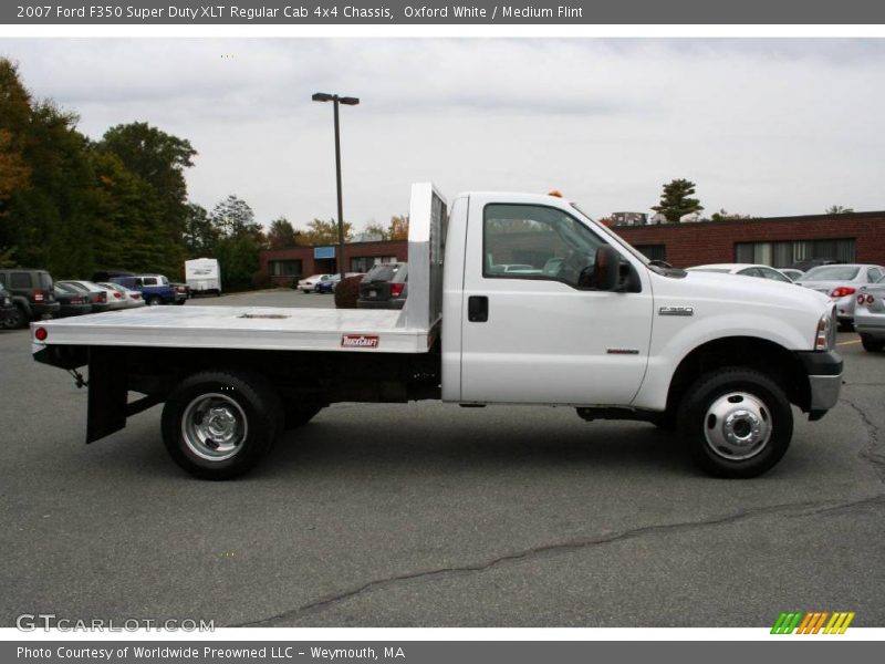 Oxford White / Medium Flint 2007 Ford F350 Super Duty XLT Regular Cab 4x4 Chassis