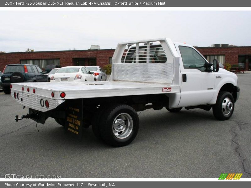 Oxford White / Medium Flint 2007 Ford F350 Super Duty XLT Regular Cab 4x4 Chassis